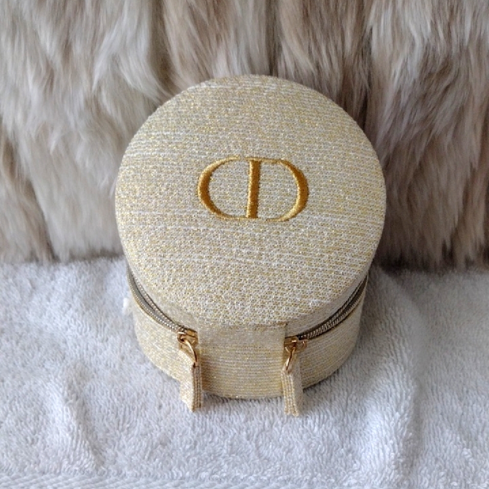 Dior Gold Compact Case - Picture 10 of 16